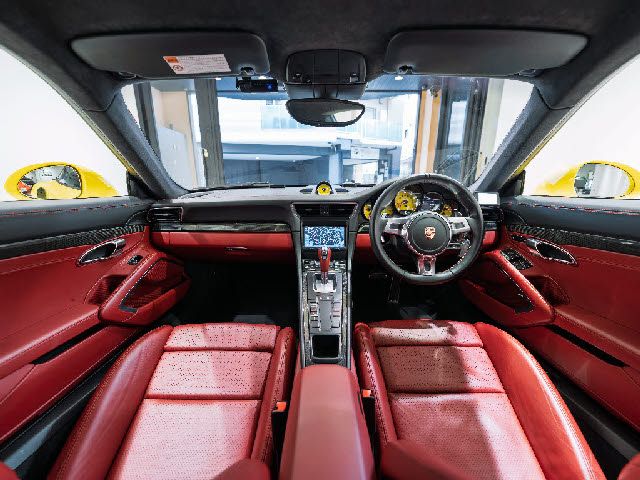 PORSCHE 911 2014 Image 31