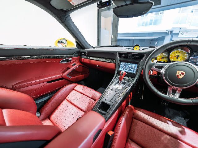 PORSCHE 911 2014 Image 31