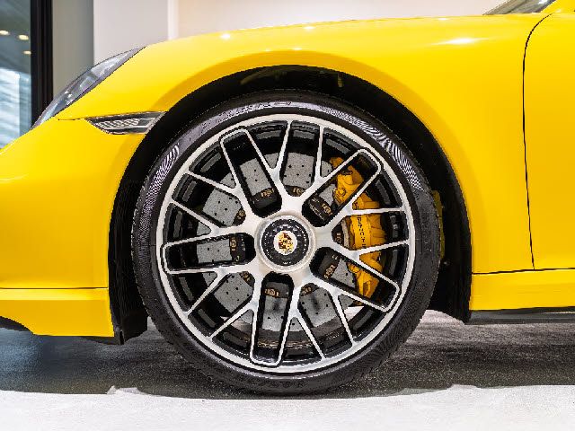 PORSCHE 911 2014 Image 31