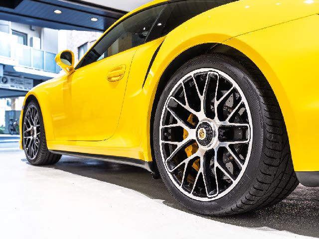 PORSCHE 911 2014 Image 31