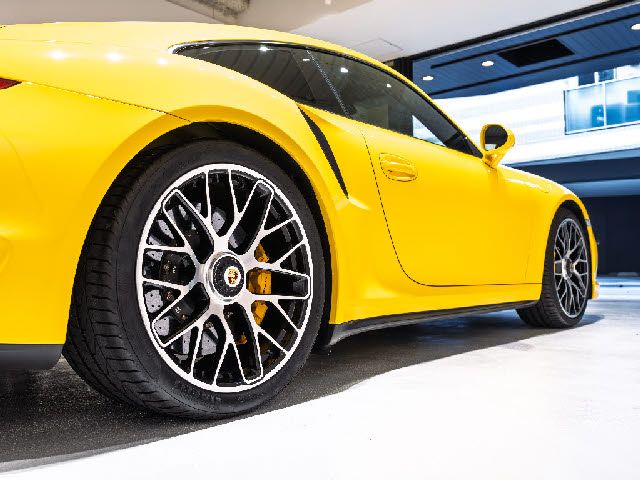 PORSCHE 911 2014 Image 31