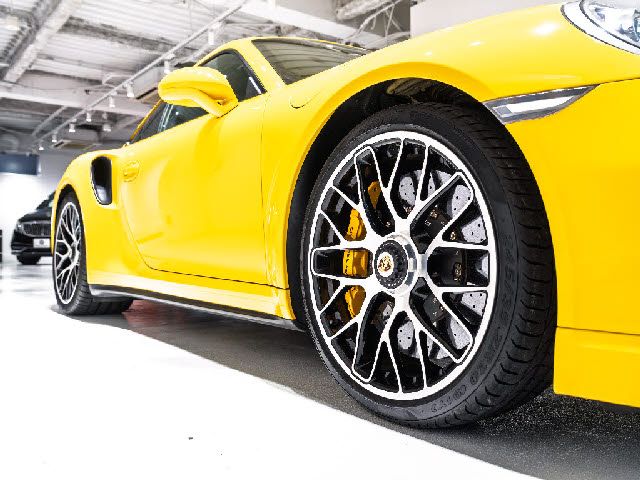 PORSCHE 911 2014 Image 31