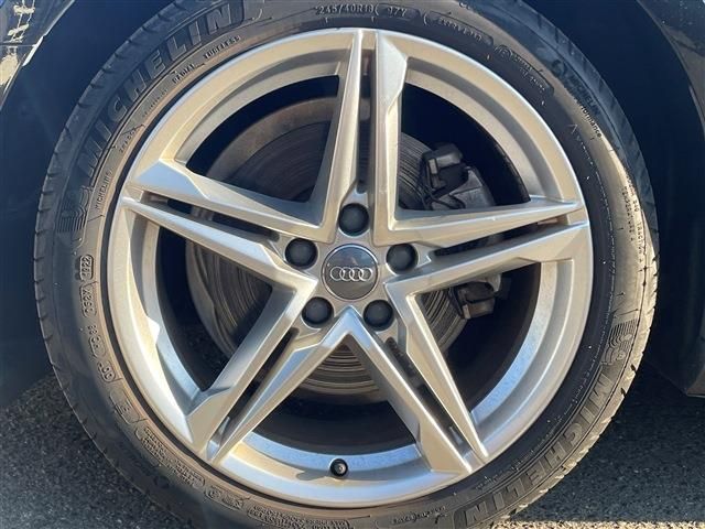 AUDI A4 2017 Image 31