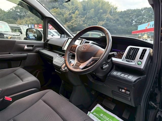 HONDA STEPWAGON SPADA 2012 Image 31