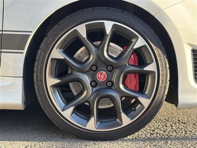 FIAT ABARTH 595 2019 Image 31