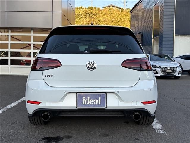 VOLKSWAGEN GOLF GTI 2018 Image 31
