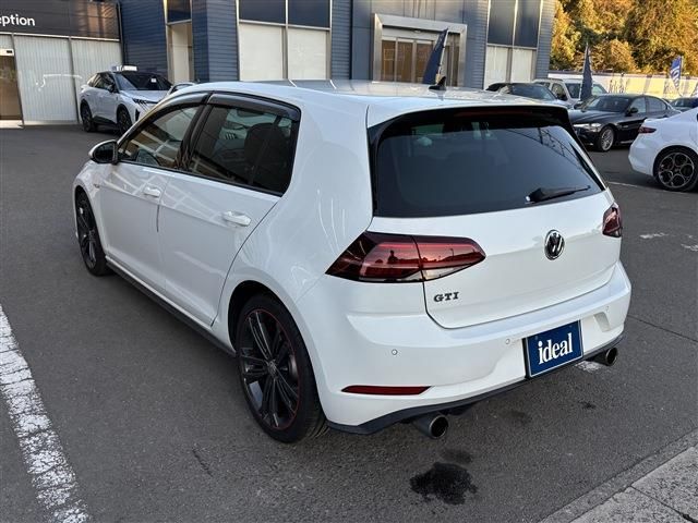 VOLKSWAGEN GOLF GTI 2018 Image 31