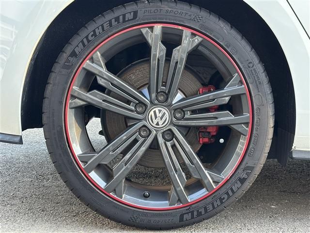 VOLKSWAGEN GOLF GTI 2018 Image 31