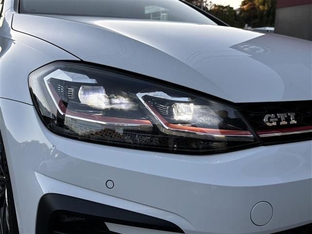 VOLKSWAGEN GOLF GTI 2018 Image 31
