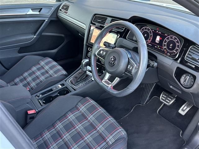 VOLKSWAGEN GOLF GTI 2018 Image 31