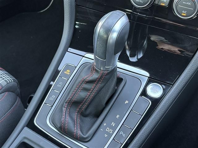 VOLKSWAGEN GOLF GTI 2018 Image 31