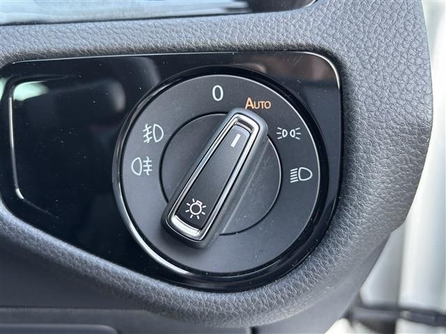 VOLKSWAGEN GOLF GTI 2018 Image 31