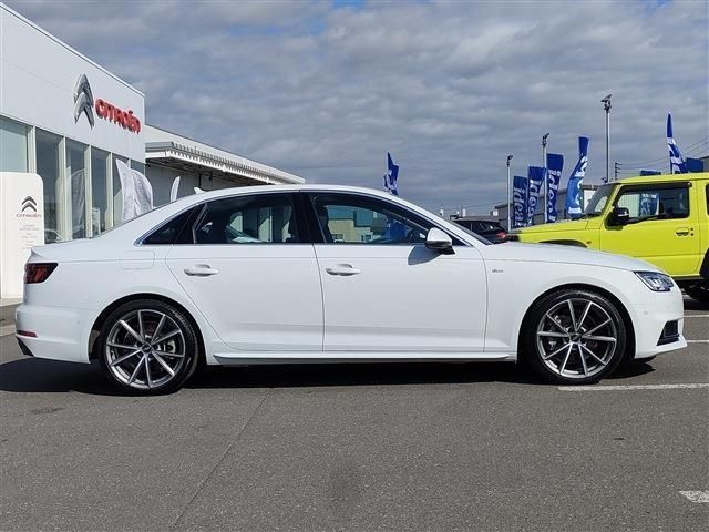 AUDI A4 2018 Image 31