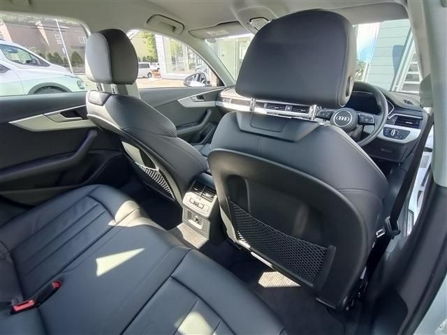 AUDI A4 2018 Image 31