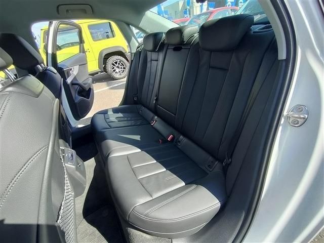 AUDI A4 2018 Image 31