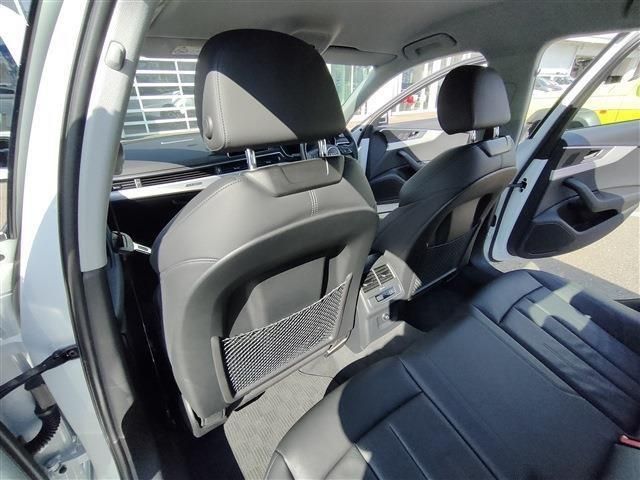 AUDI A4 2018 Image 31