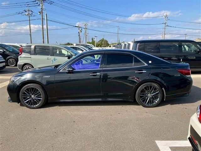 TOYOTA CROWN SEDAN HYBRID 2017 Image 31