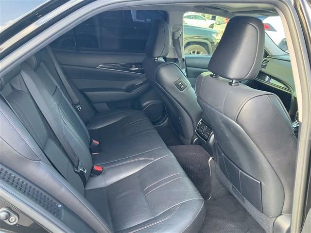 TOYOTA CROWN SEDAN HYBRID 2017 Image 31