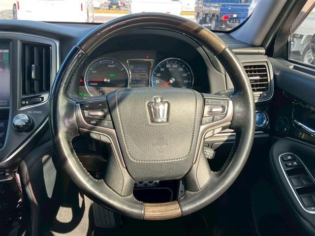 TOYOTA CROWN SEDAN HYBRID 2017 Image 31