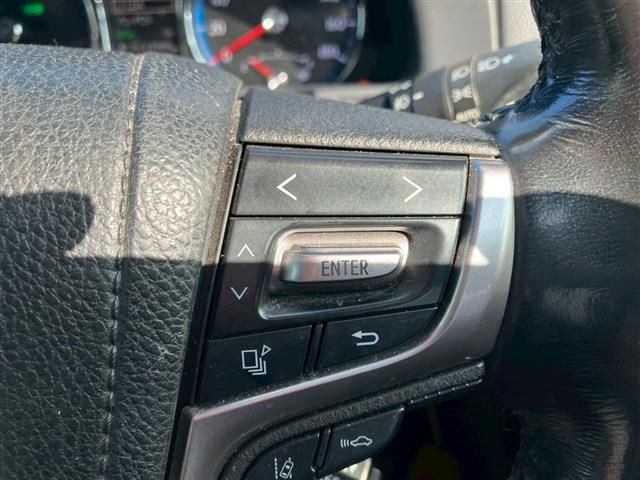 TOYOTA CROWN SEDAN HYBRID 2017 Image 31