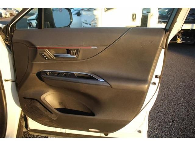 TOYOTA HARRIER PHEV 2023 Image 31