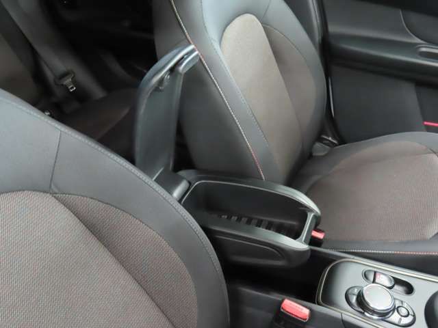 BMW MINI COOPER D CR 2019 Image 31