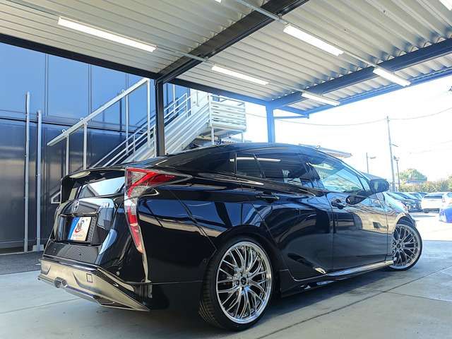 TOYOTA PRIUS 2018 Image 31