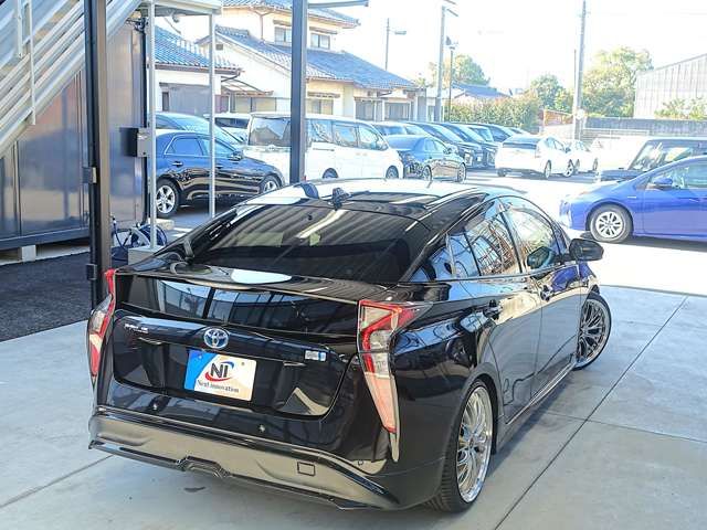 TOYOTA PRIUS 2018 Image 31