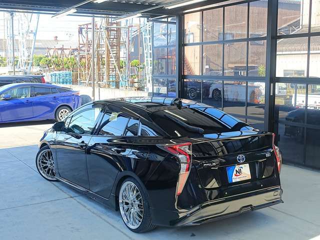 TOYOTA PRIUS 2018 Image 31