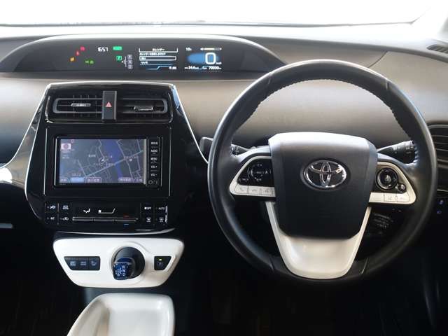 TOYOTA PRIUS 2018 Image 31