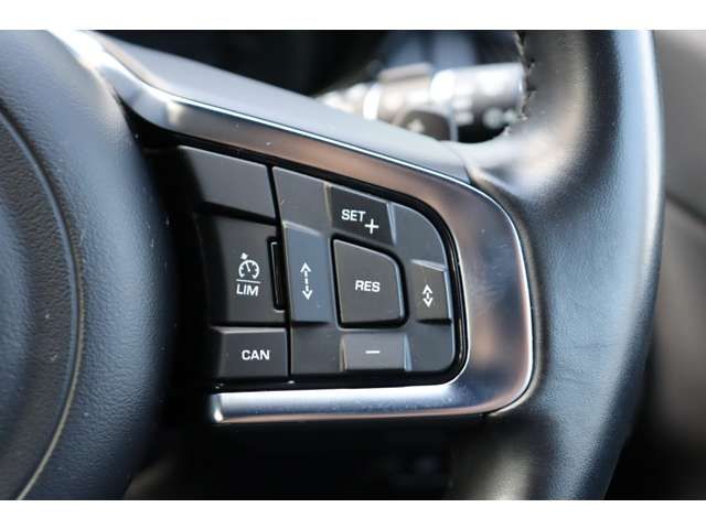 JAGUAR E-PACE 2019 Image 31