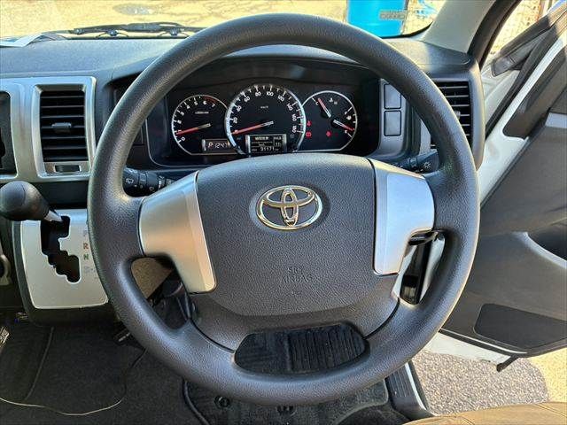 TOYOTA REGIUSACE VAN 1.25T 2018 Image 31