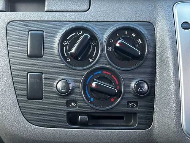 NISSAN NV350 CARAVAN 2019 Image 31