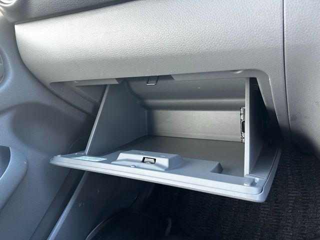 NISSAN NV350 CARAVAN 2019 Image 31