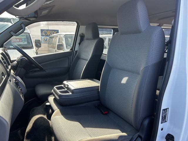 NISSAN NV350 CARAVAN 2019 Image 31
