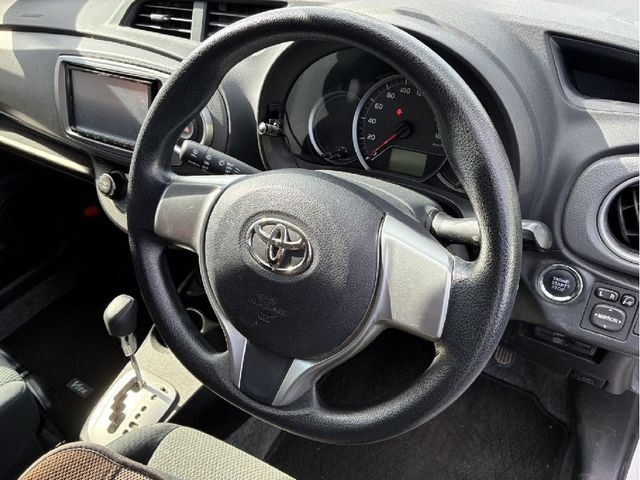 TOYOTA VITZ 2013 Image 31