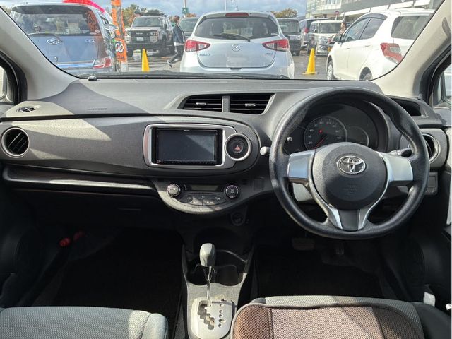 TOYOTA VITZ 2013 Image 31