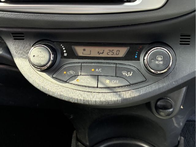 TOYOTA VITZ 2013 Image 31