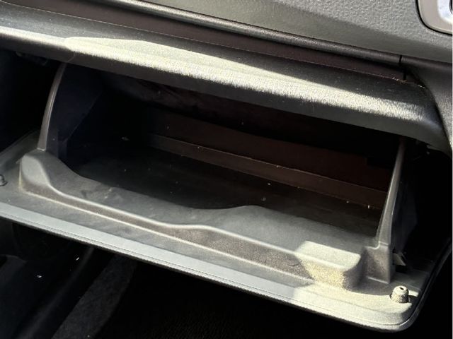 TOYOTA VITZ 2013 Image 31