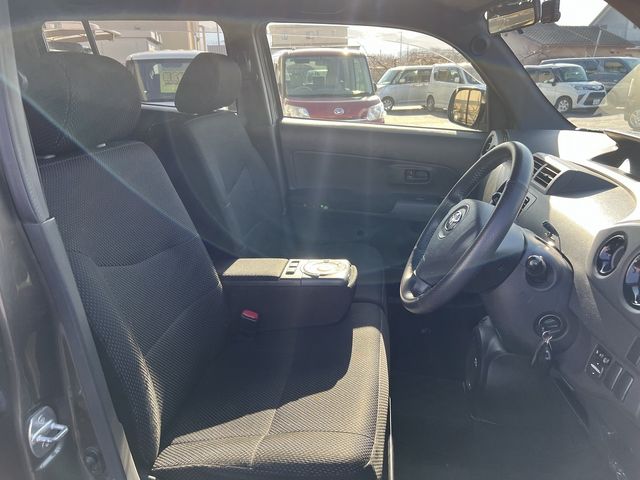 TOYOTA BB 2012 Image 31