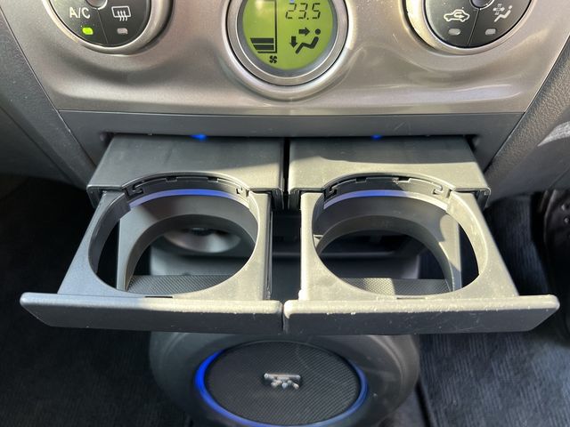 TOYOTA BB 2012 Image 31