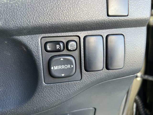 TOYOTA BB 2012 Image 31