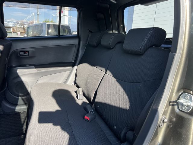 TOYOTA BB 2012 Image 31