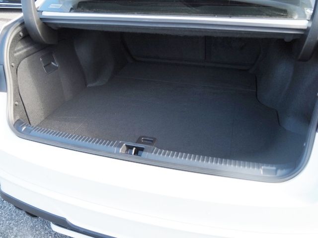 TOYOTA LEXUS IS300H 2023 Image 31