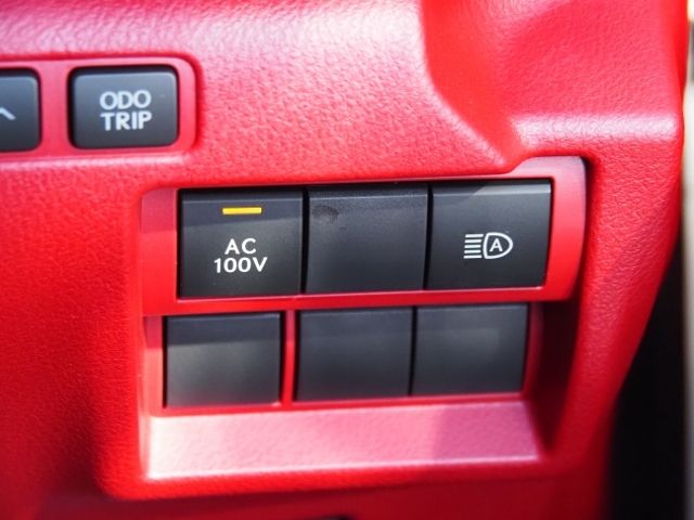 TOYOTA LEXUS IS300H 2023 Image 31