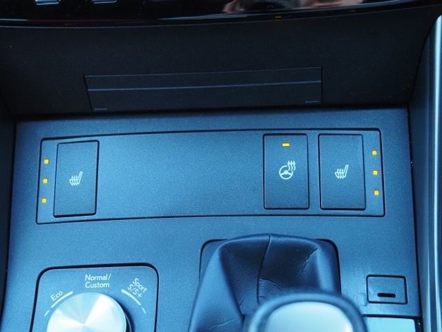 TOYOTA LEXUS IS300H 2023 Image 31