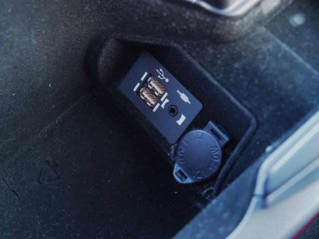 TOYOTA LEXUS IS300H 2023 Image 31