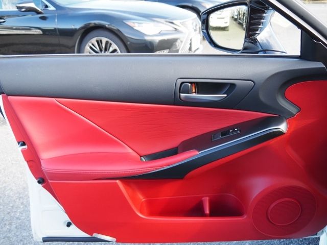 TOYOTA LEXUS IS300H 2023 Image 31