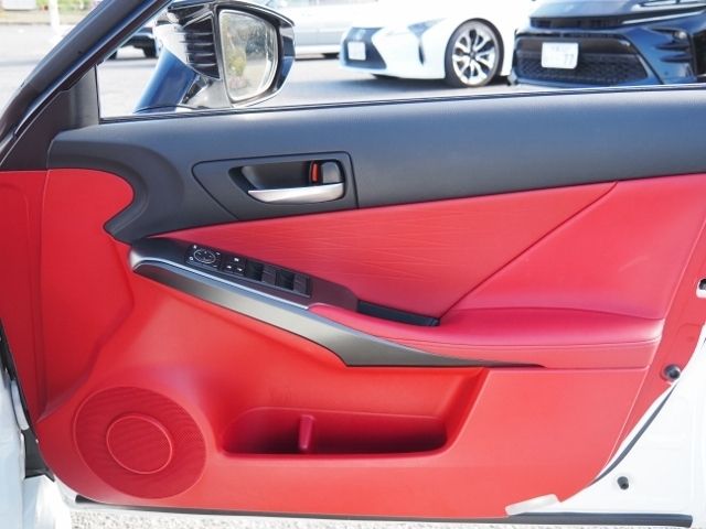 TOYOTA LEXUS IS300H 2023 Image 31