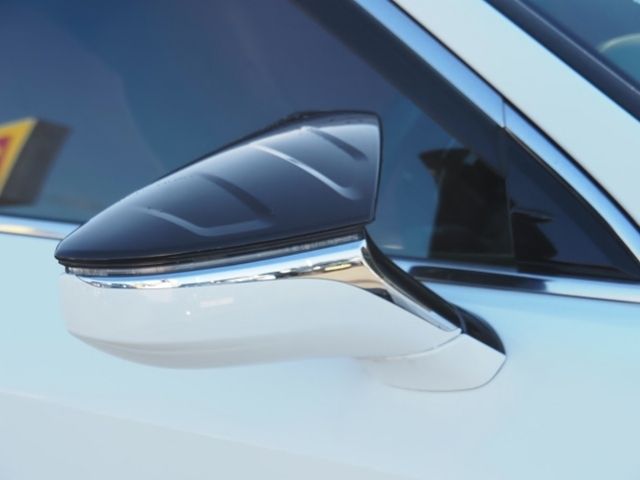 TOYOTA LEXUS IS300H 2023 Image 31